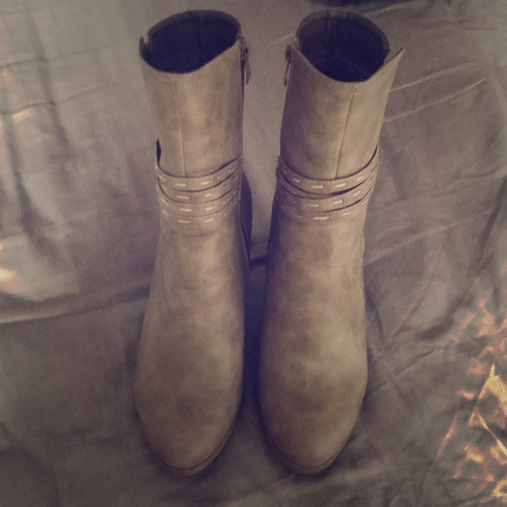 ✨Cute heeled booties